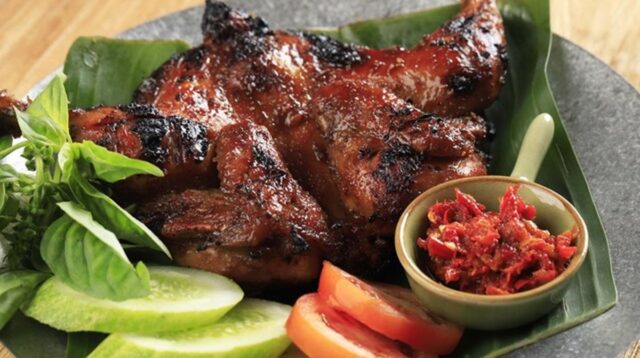 Ayam Bakar 7 Saudara