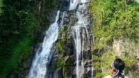 Air Terjun Situmurun di Danau Toba: Keajaiban Alam yang Mengalir Langsung ke Danau