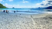 Pantai Selong Belanak Lombok: Surga Tersembunyi dengan Pasir Putih dan Ombak Tenang
