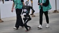 Setengah Maraton, Sepenuh Inovasi: Lomba Lari Robot Humanoid Pertama di Dunia!