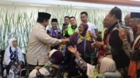 Prabowo Sapa Jemaah Haji di Terminal Khusus Soekarno-Hatta